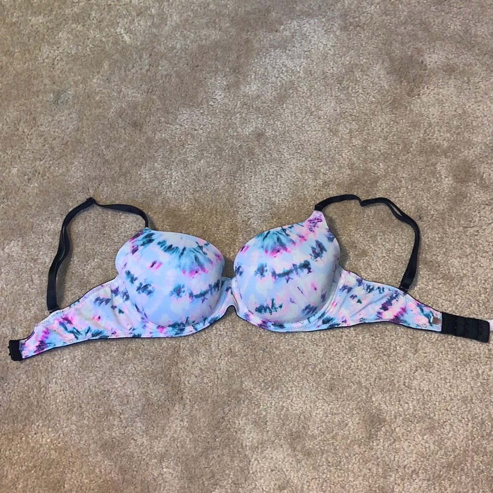 32D bra from PINK